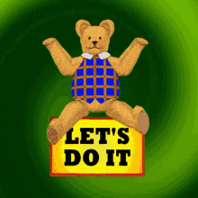 3D Animation of a Teddy Bear Dancing on a Yellow Box